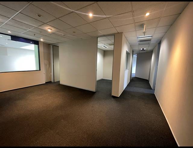 542M² OFFICE TO LET IN PARKTOWN